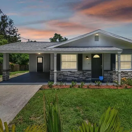 Comfortable Home In Dade City!